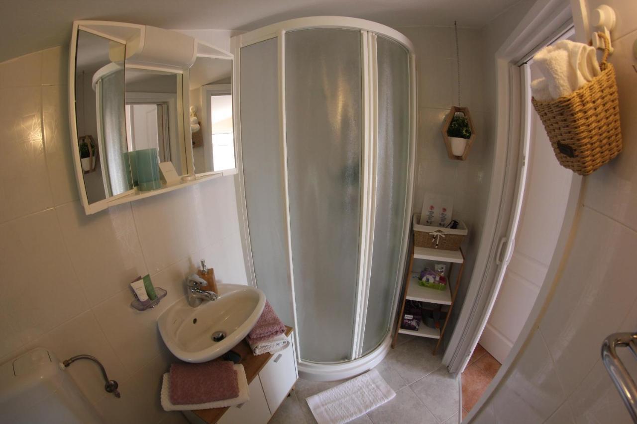 Room And Apartment Doris Lovrečica 外观 照片