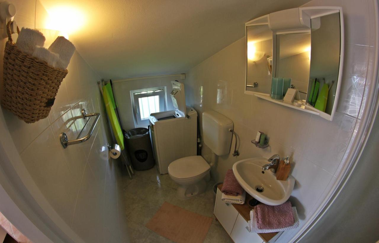 Room And Apartment Doris Lovrečica 外观 照片